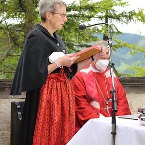 Dir 2. Lesung wird von Veronika Garstenauer vorgetragen.