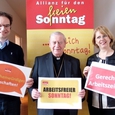 V.l.: Michael Willam (Ethik-Center Vorarlberg), Bischof Ludwig Schwarz, Maria Etl (KABÖ) / © Karoline Bloderer AktivistInnen der Allianz für den freien Sonntag Österreich: V.l.: Michael Willam (Ethik-Center Vorarlberg), Bischof Ludwig Schwarz, Maria Etl (KABÖ)