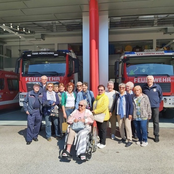 SelbA Gruppe Hörsching / ©Helga Schürz Besuch Feuerwehrhaus